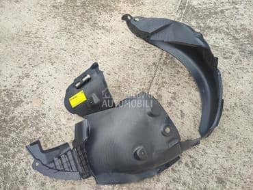 Potkrilo plastično levo za Renault Clio od 2001. do 2006. god.