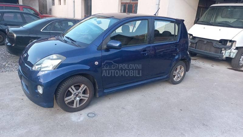 Daihatsu Sirion 13 4x4 2009. god. -  kompletan auto u delovima
