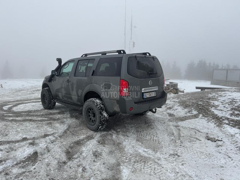 Nissan Pathfinder 