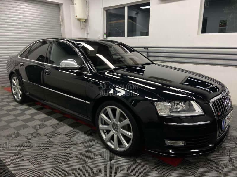 Audi S8 5.2 V10