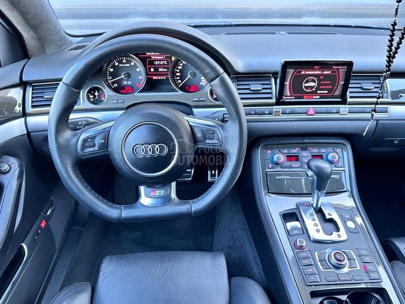 Audi S8 5.2 V10