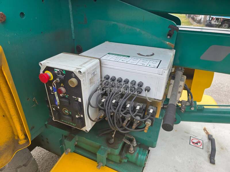 JLG NIFTY LIFT HR17NE