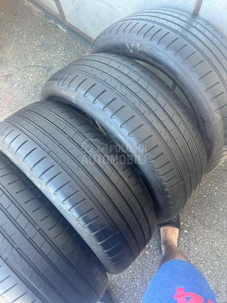 Bridgestone 235/50 R19 Letnja