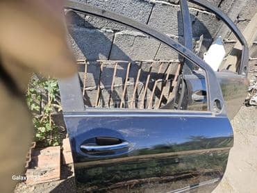 prednja desna vrata crna za Mercedes Benz B Klasa, B 150, B 160 ... od 2004. do 2011. god.