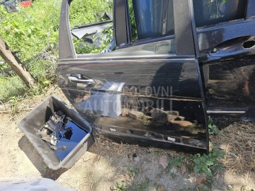 B klasa delovi desna vrata za Mercedes Benz B Klasa od 2004. do 2010. god.