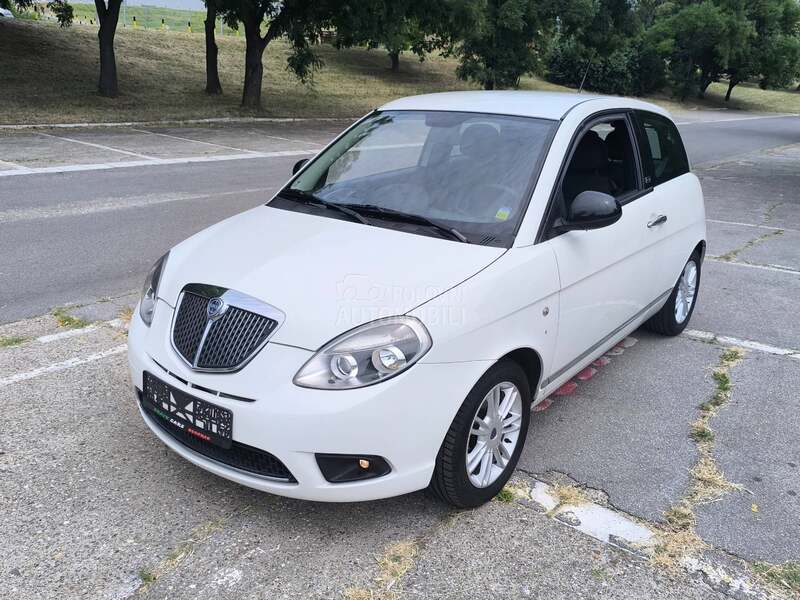 Lancia Ypsilon 1.2 i UNICA NOVO