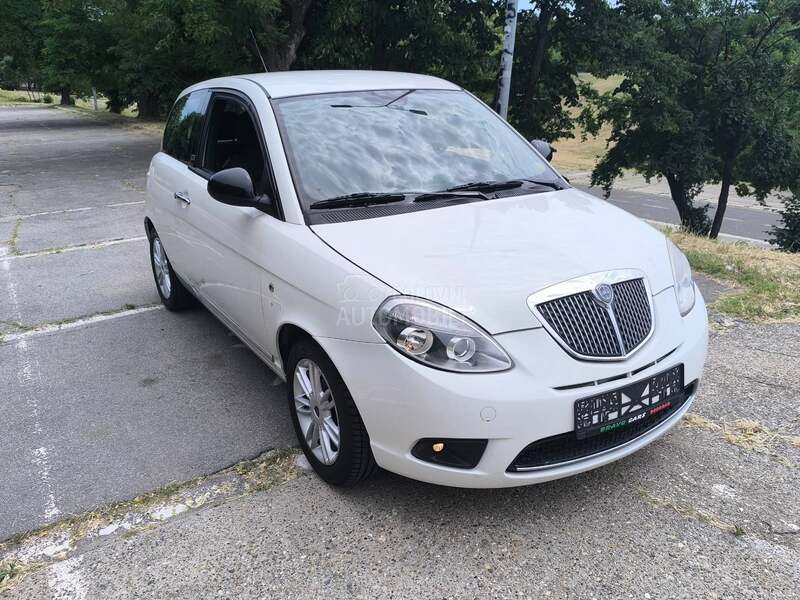 Lancia Ypsilon 1.2 i UNICA NOVO