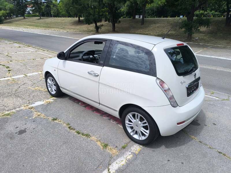 Lancia Ypsilon 1.2 i UNICA NOVO