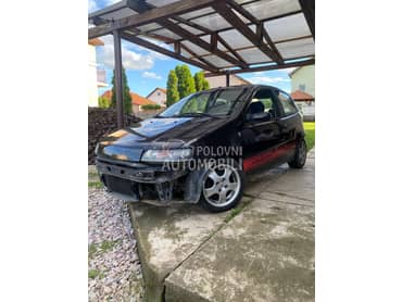 Fiat Punto HGT 2002. god. -  kompletan auto u delovima