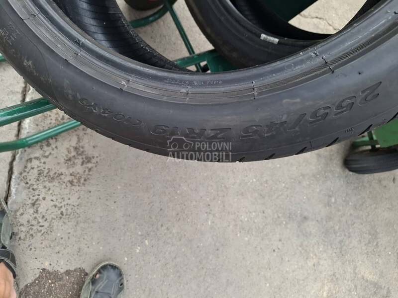 Pirelli 255/45 R19 Letnja
