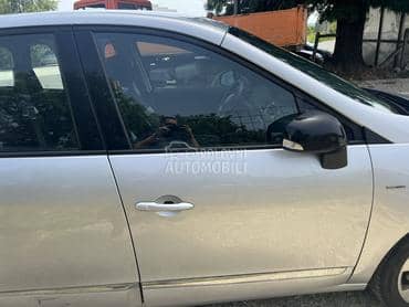 Vrata prednja desna siva TED69 za Renault Scenic od 2009. do 2016. god.