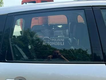 Staklo zadnje desno za Renault Scenic od 2009. do 2016. god.