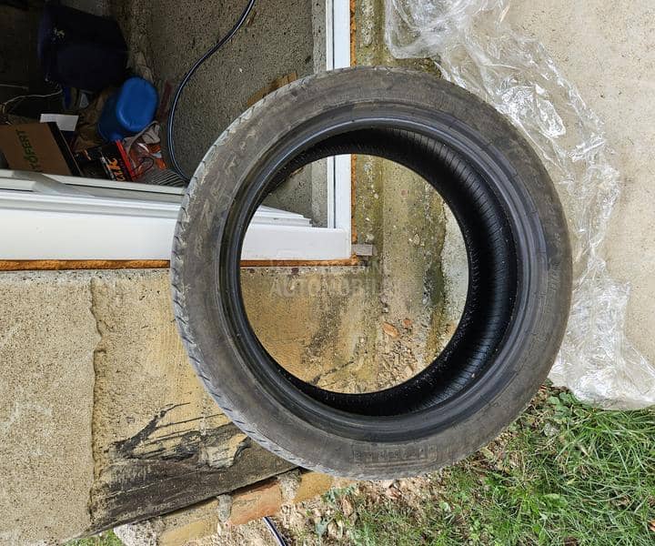 Pirelli 245/45 R19 Letnja