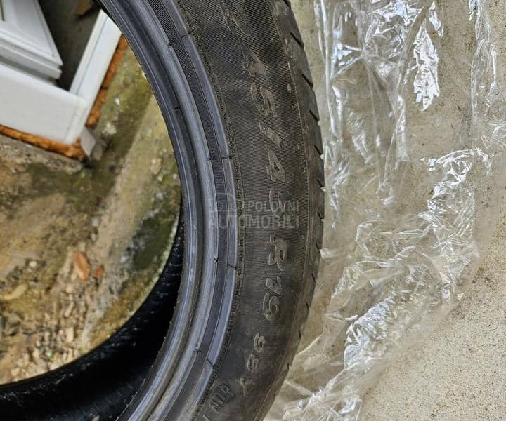Pirelli 245/45 R19 Letnja