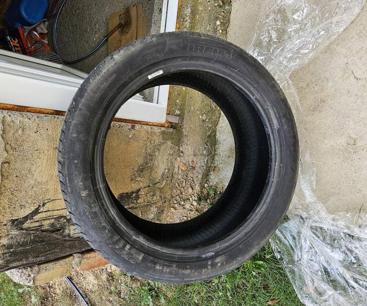 Pirelli 245/45 R19 Letnja