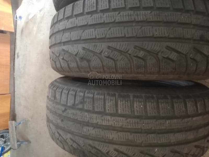 Pirelli 215/60 R17 Zimska