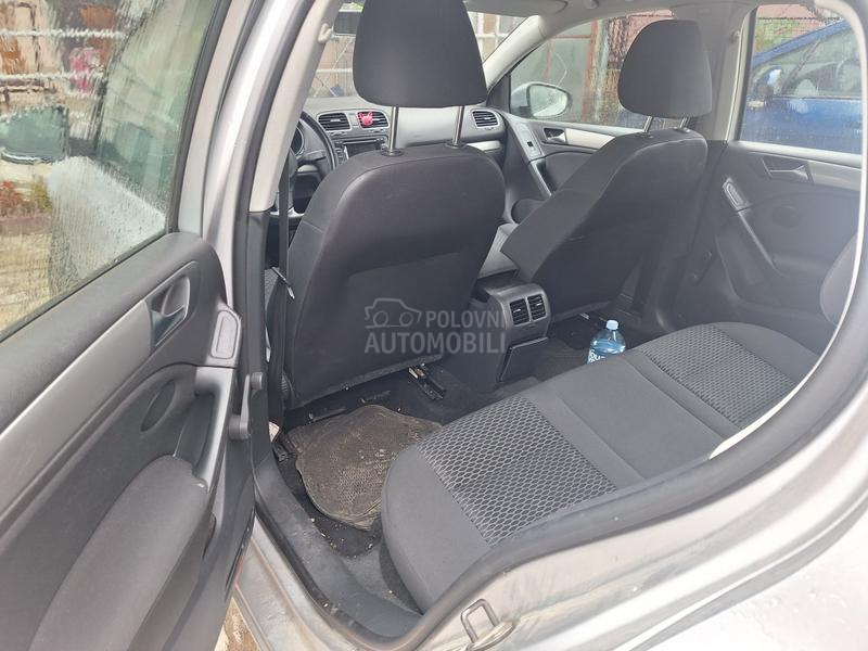 Volkswagen Golf 6 V E L I K I S E R V