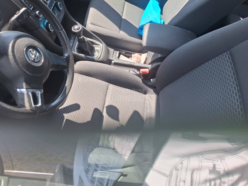 Volkswagen Golf 6 V E L I K I S E R V
