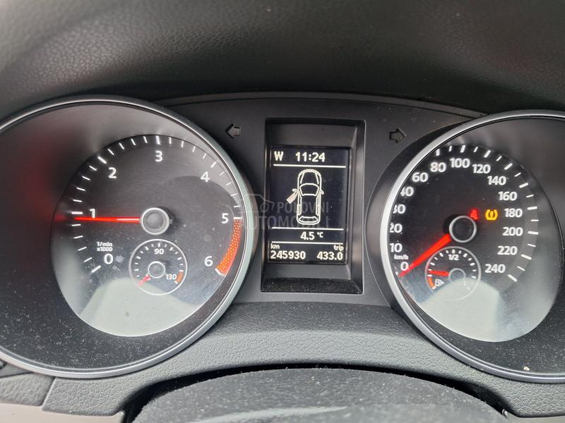 Volkswagen Golf 6 V E L I K I S E R V