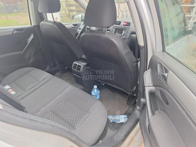 Volkswagen Golf 6 V E L I K I S E R V