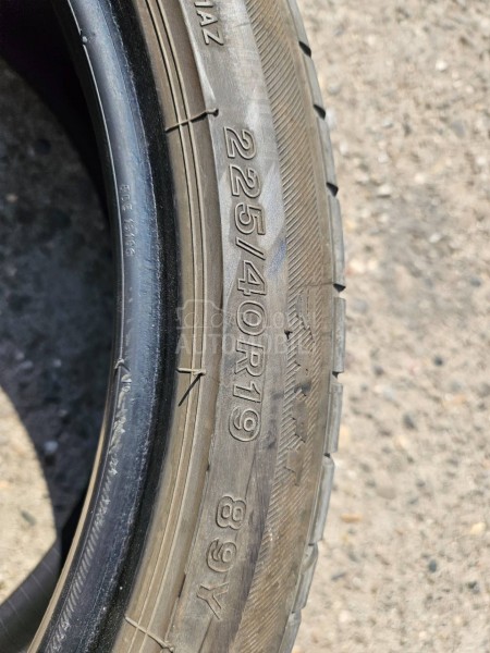 Bridgestone 225/40 R19 Letnja
