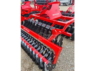 Metanga Kratka tanjirača