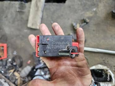 rucica za otvaranje haube za Mercedes Benz ML 280, ML 320, ML 350 ... od 2004. do 2010. god.