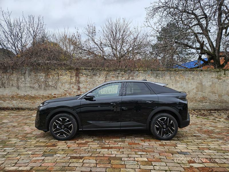 Peugeot 3008 1.2 HY Allure 136