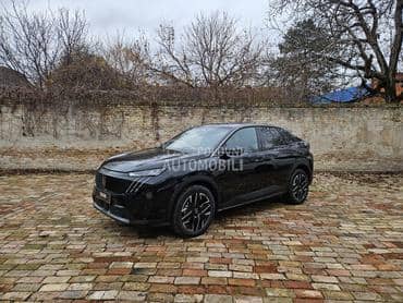 Peugeot 3008 1.2 HY Business 136