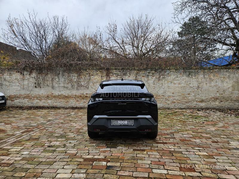 Peugeot 3008 1.2 HY Allure 136