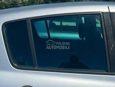 Staklo zadnje desno za Renault Clio od 2005. do 2014. god.