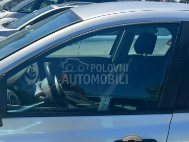 Staklo prednje levo za Renault Clio od 2005. do 2014. god.