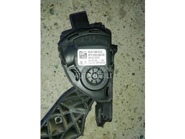 Senzor papucice gasa za Peugeot 207