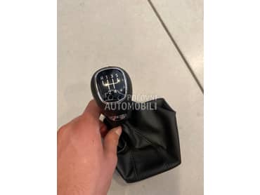 Rucica menjaca za Škoda Octavia