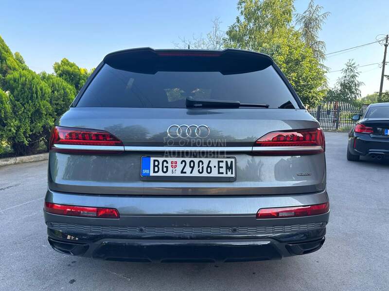 Audi Q7 S LINE
