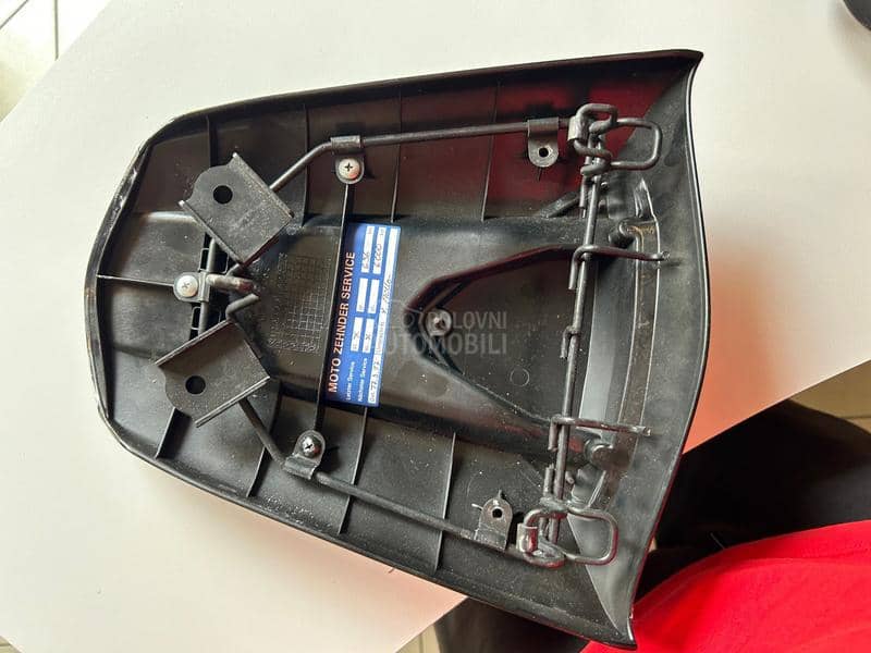 Poklopac sedista Honda
