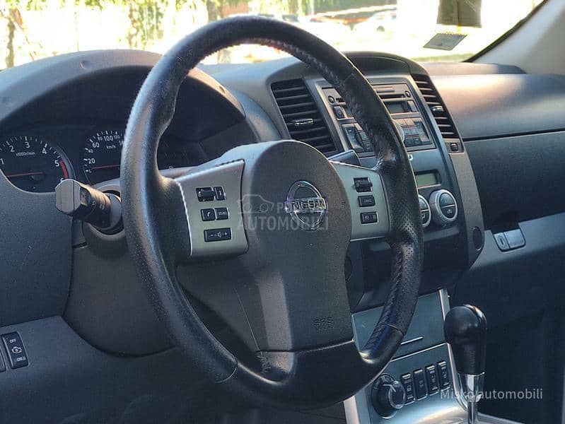 Nissan Navara 2.5 DCI 4x4 Auto