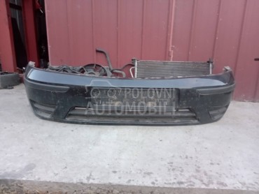 Prednji branik za Ford Focus od 2002. do 2004. god.