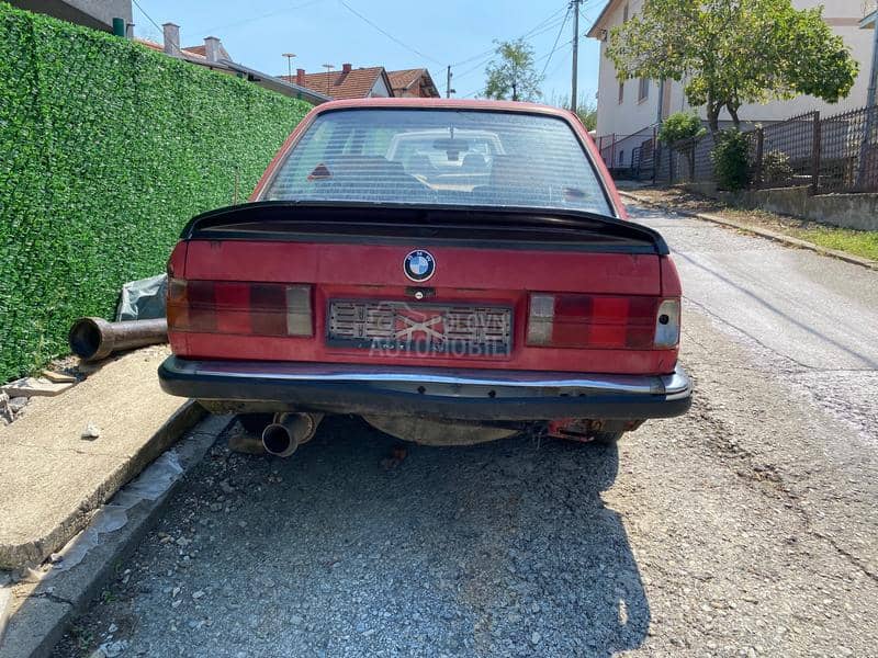 BMW 318 