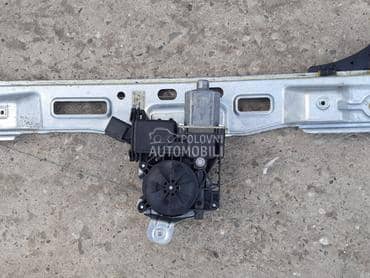 Zadnji levi podizac prozora za Opel Zafira od 2012. do 2016. god.