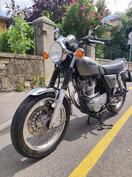 Yamaha SR 400