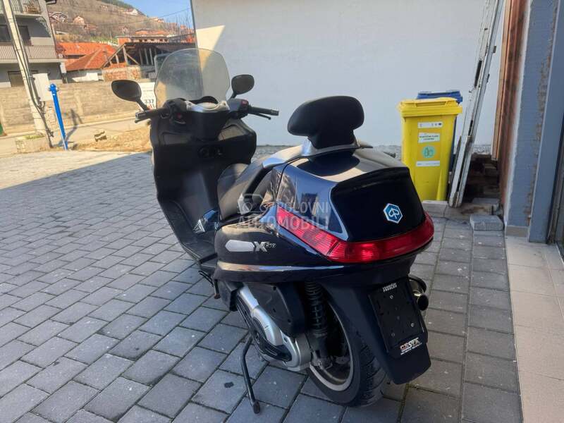 Piaggio XEVO 400