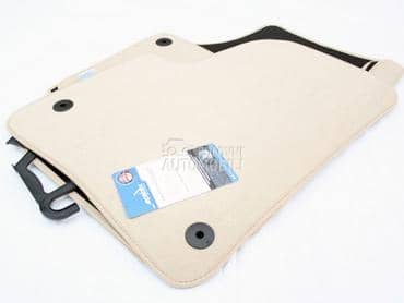 Petex bež tepih patosnice za Porsche Cayenne od 2002. do 2010. god.