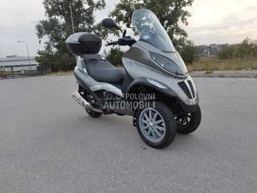Piaggio MP3 400