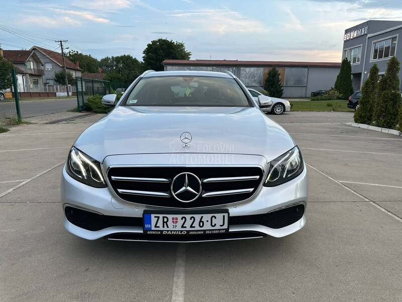 Mercedes Benz E 200 