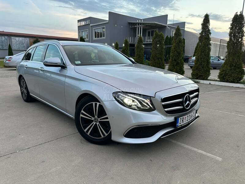 Mercedes Benz E 200 