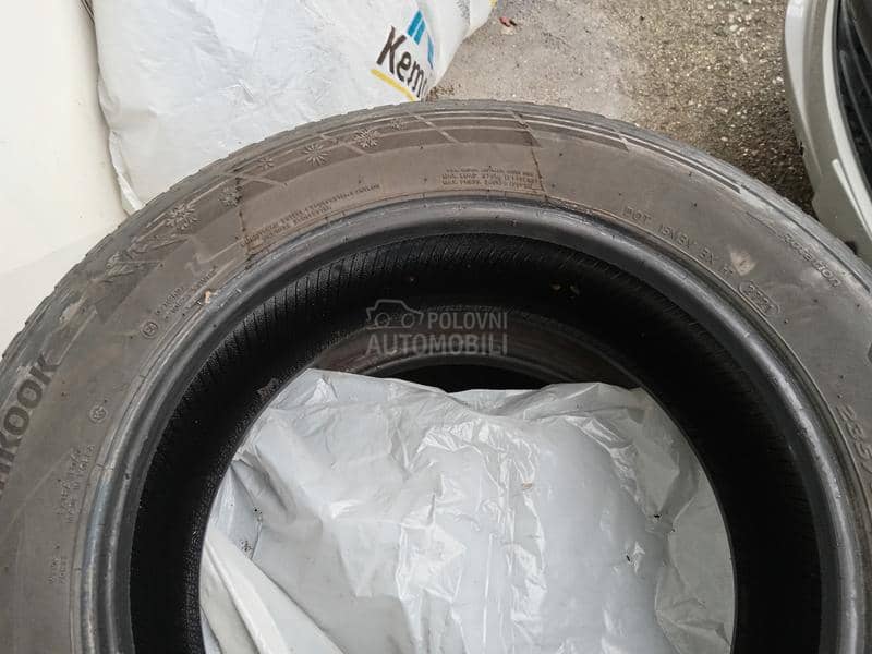 Hankook 235/60 R18 Zimska