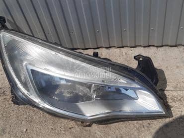 Desni far obican za Opel Astra J od 2009. do 2013. god.