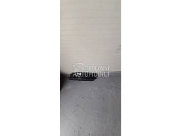 B8 desna resetka u braniku za Audi A4 od 2008. do 2012. god.