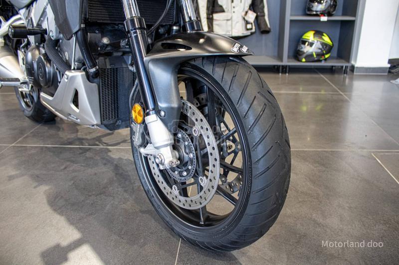 Honda VFR 800 X CROSSRUNNER